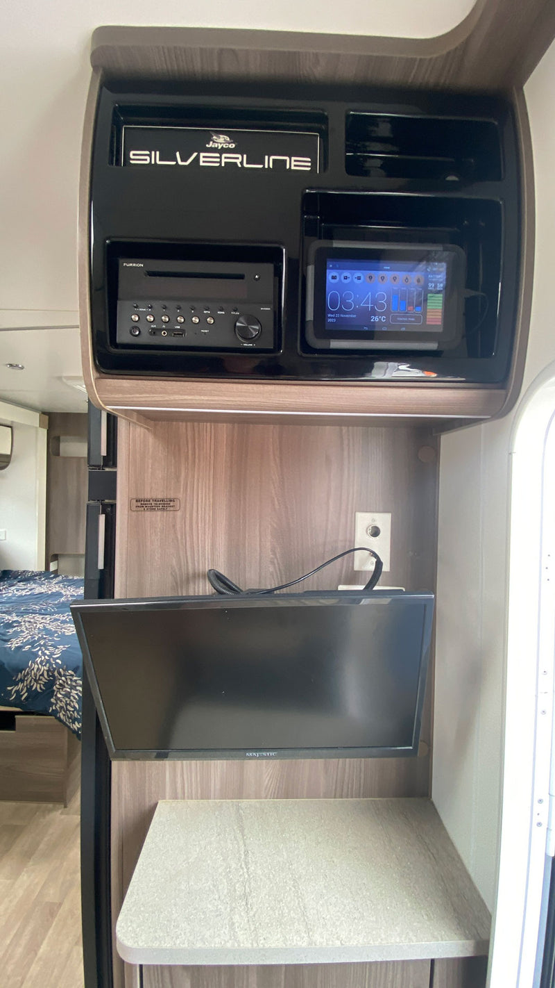 Load image into Gallery viewer, Jayco Silverline Outback 21.65-3.OB.18SL
